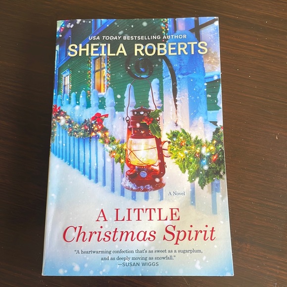 Sheila Roberts A Little Christmas Spirit - Picture 1 of 2